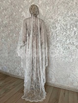 Длинная кружевная фата расшитая пайеткой